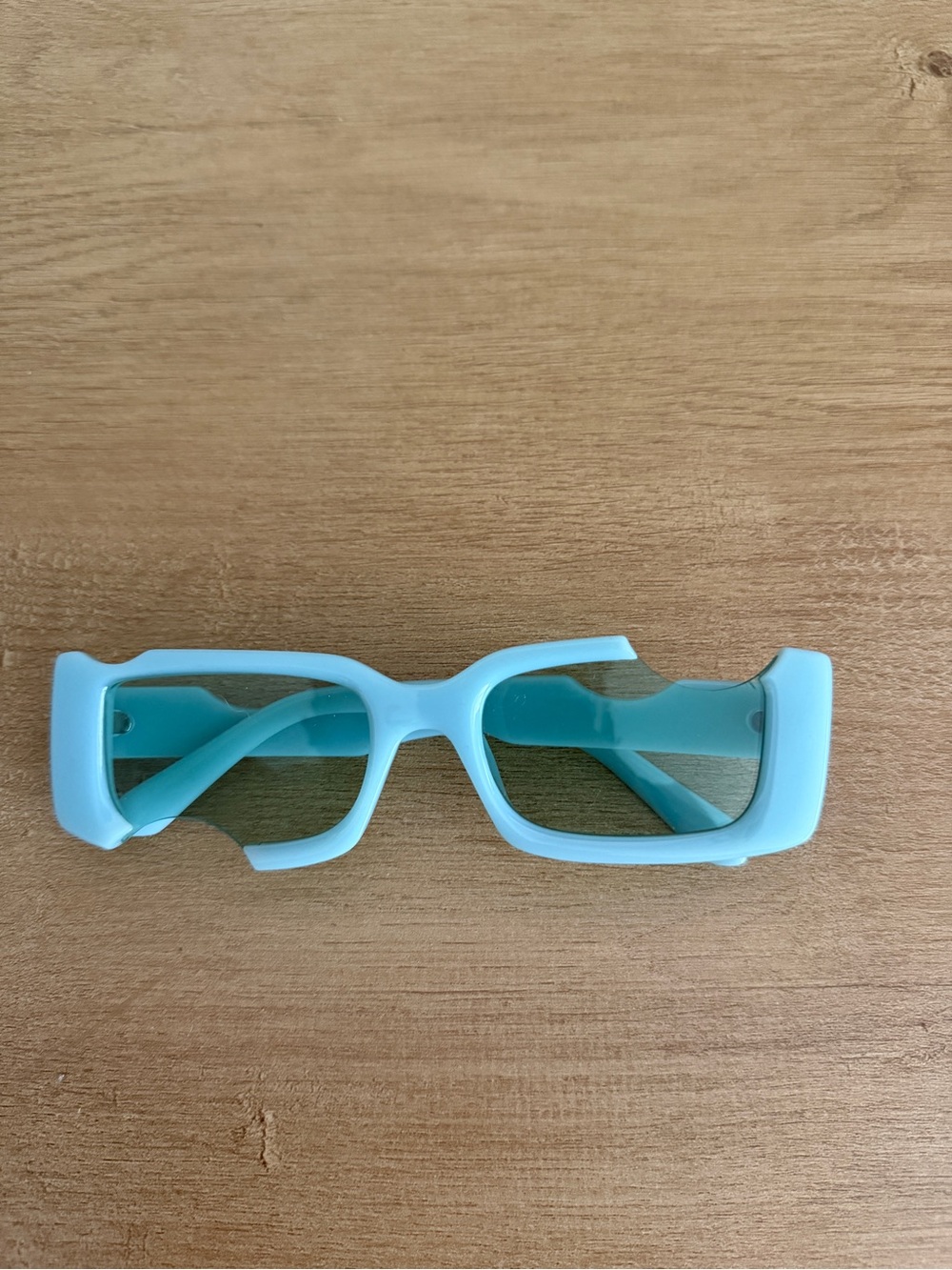 Blue Fashion Sunglasses - Stylish UV Shades